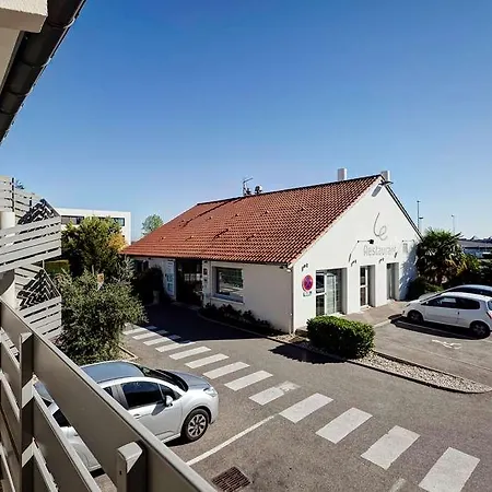 Campanile Nature - Lyon Est Eurexpo Hotel 3*