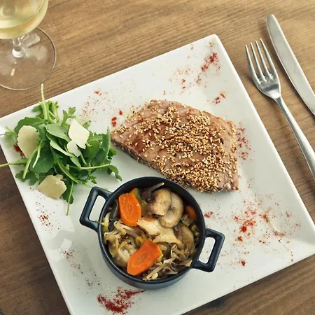 酒店 Campanile Nature - Lyon Est Eurexpo 3*