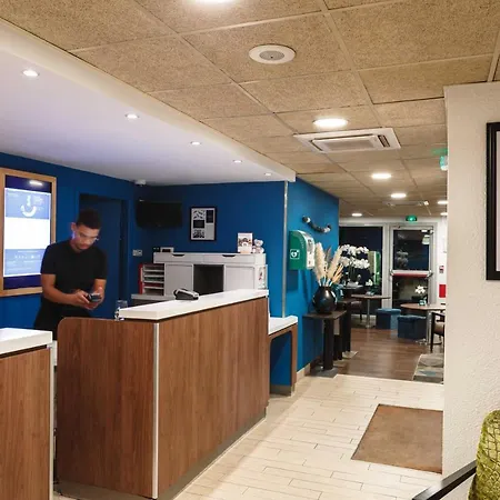 酒店 Campanile Nature - Lyon Est Eurexpo