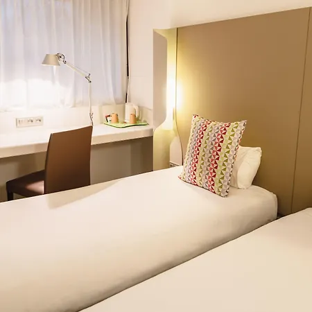 酒店 Campanile Nature - Lyon Est Eurexpo 3*