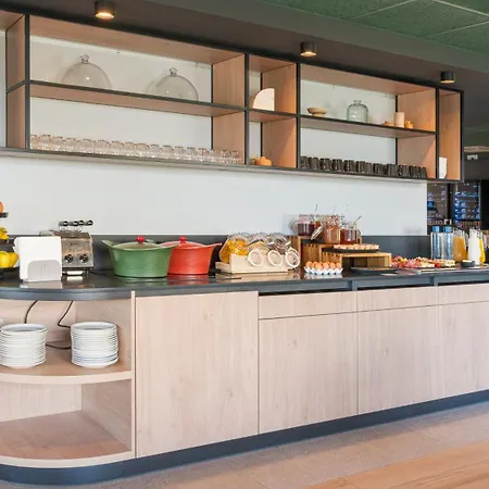 Campanile Nature - Lyon Est Eurexpo Hotel 3*