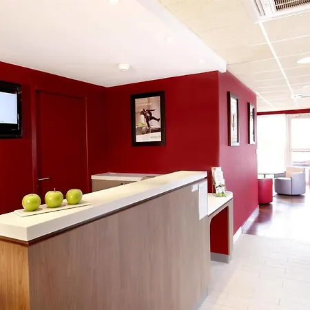 Campanile Nature - Lyon Est Eurexpo Hotel 3*