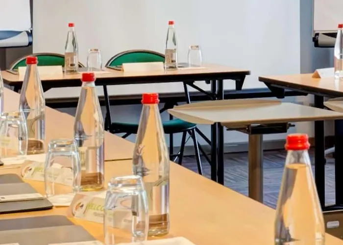 Campanile Nature - Lyon Est Eurexpo Hotel