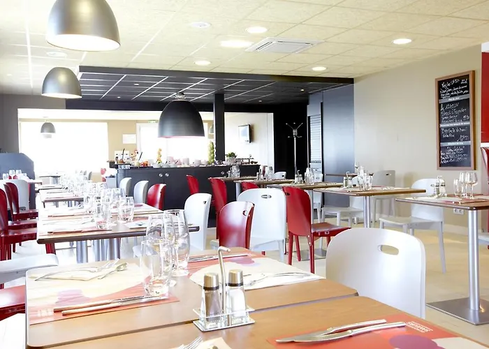 Hotel Campanile Nature - Lyon Est Eurexpo