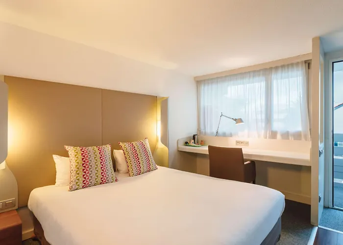 Hotel Campanile Nature - Lyon Est Eurexpo 3*