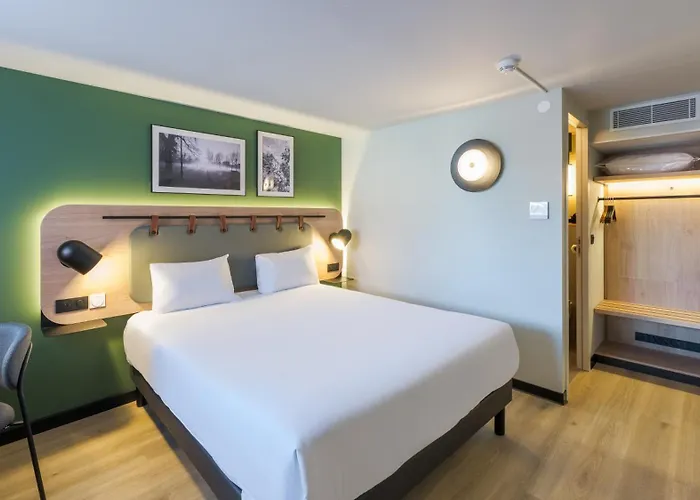 Campanile Nature - Lyon Est Eurexpo 3* Bron