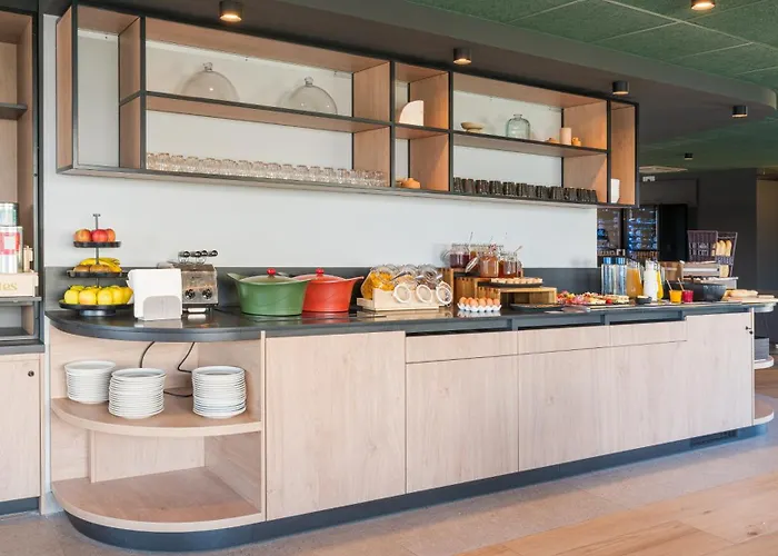 Campanile Nature - Lyon Est Eurexpo Hotel 3*