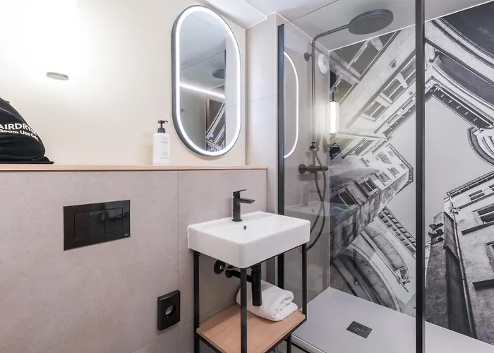 Campanile Nature - Lyon Est Eurexpo Hotel 3*