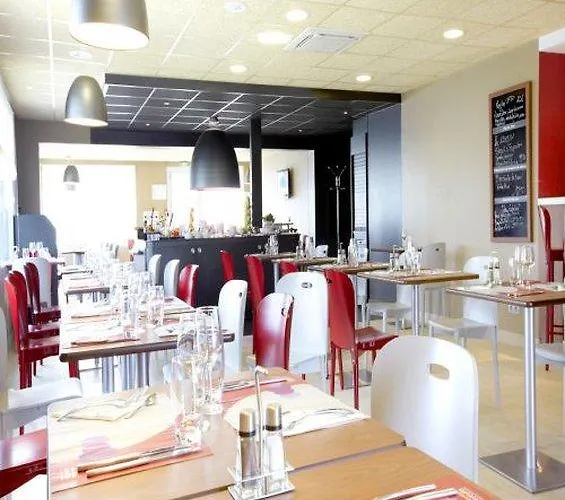 Campanile Nature - Lyon Est Eurexpo 3* Bron