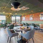 Campanile Nature - Lyon Est Eurexpo Hotel 3*