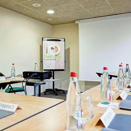 Hotel Campanile Nature - Lyon Est Bron Eurexpo 3*