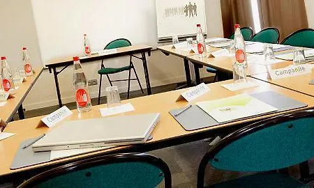 Otel Campanile Nature - Lyon Est Eurexpo 3*