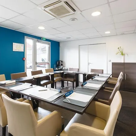 Campanile Nature - Lyon Est Bron Eurexpo Bron