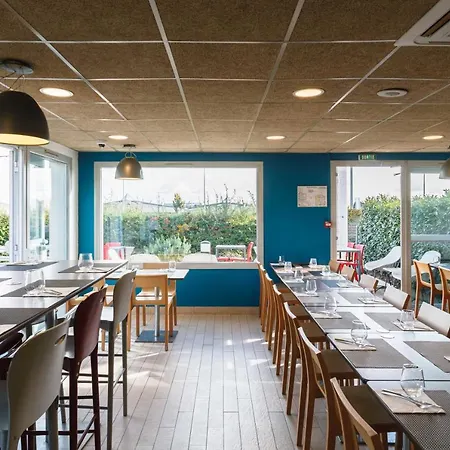 Campanile Nature - Lyon Est Bron Eurexpo Hotel