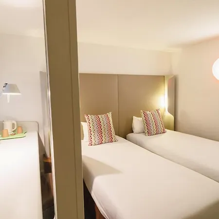 Campanile Nature - Lyon Est Bron Eurexpo 3* Bron