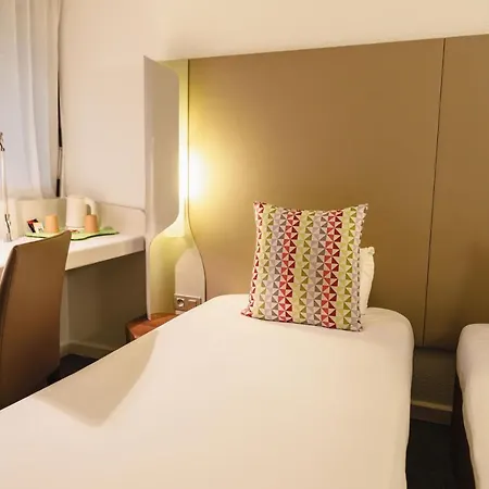 Campanile Nature - Lyon Est Eurexpo Otel Bron