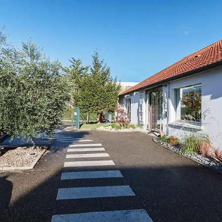 Hotel Campanile Lyon Eurexpo 3*