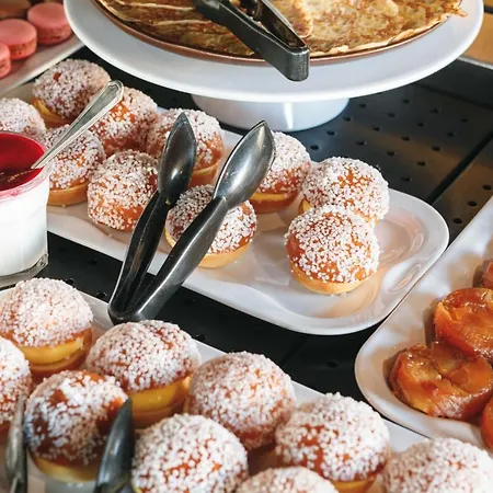 Campanile Nature - Lyon Est Bron Eurexpo Hotel