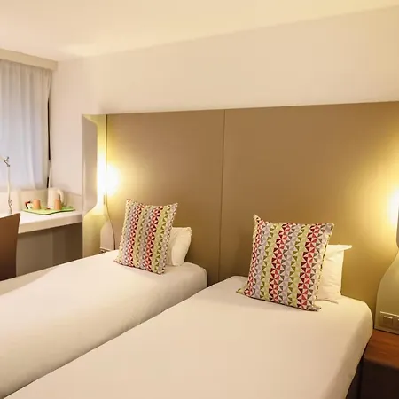 Campanile Lyon Eurexpo Hotel 3*