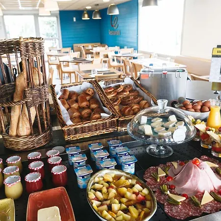 Campanile Nature - Lyon Est Bron Eurexpo Hotel 3*