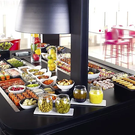 Hotel Campanile Nature - Lyon Est Bron Eurexpo Bron