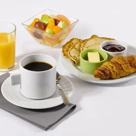 Hotel Campanile Lyon Eurexpo 3*