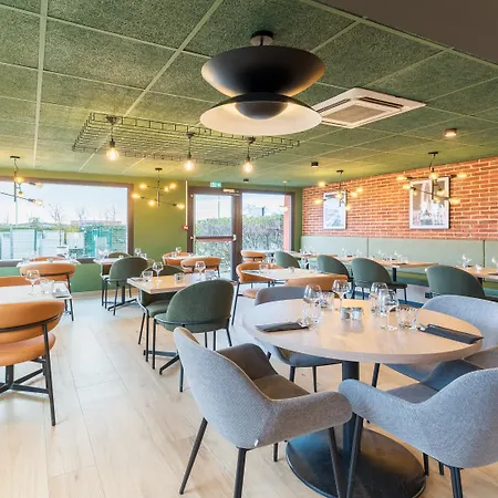 Campanile Nature - Lyon Est Eurexpo 酒店 3*