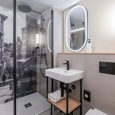 酒店 Campanile Nature - Lyon Est Eurexpo