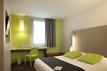 Otel Campanile Nature - Lyon Est Eurexpo