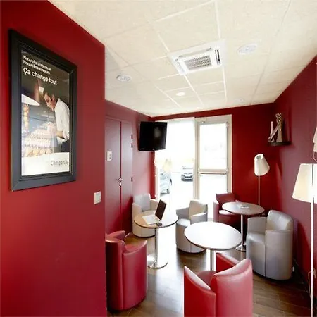 Otel Campanile Nature - Lyon Est Eurexpo