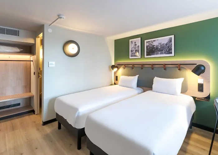 Campanile Nature - Lyon Est Eurexpo 3* Bron