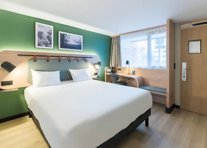 Campanile Nature - Lyon Est Eurexpo Hotel
